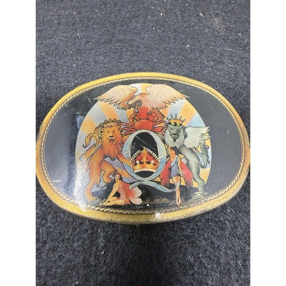 Pacifica Accessories - QUEEN A DAY AT THE RACES Belt Buckle PACIFICA  1977 USA VINTAGE RARE